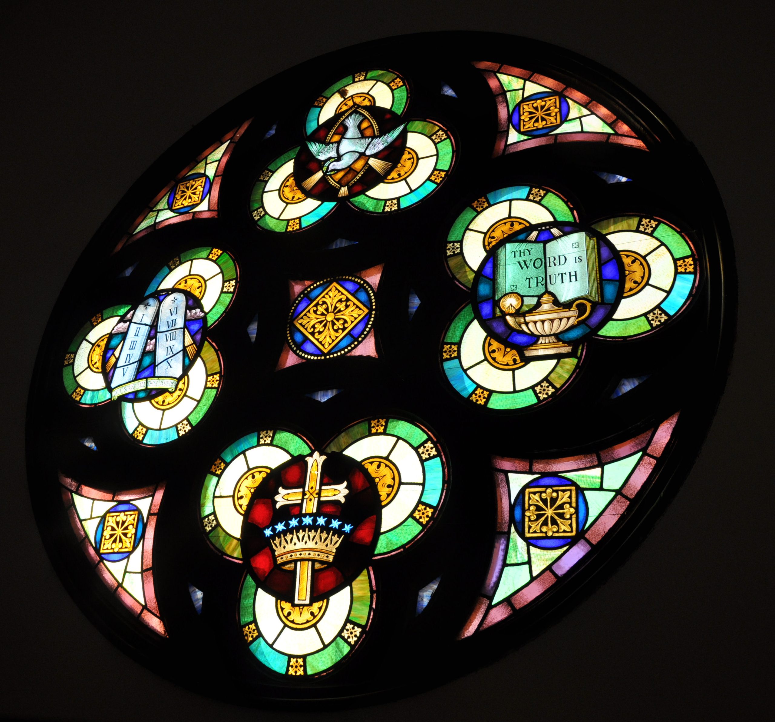 st-andrews-round-window
